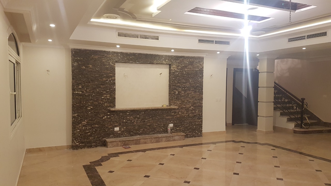 فيلا في مدينتي 225 م2 للإيجار قانون جديد تشطيب خاص 55,000 ج 